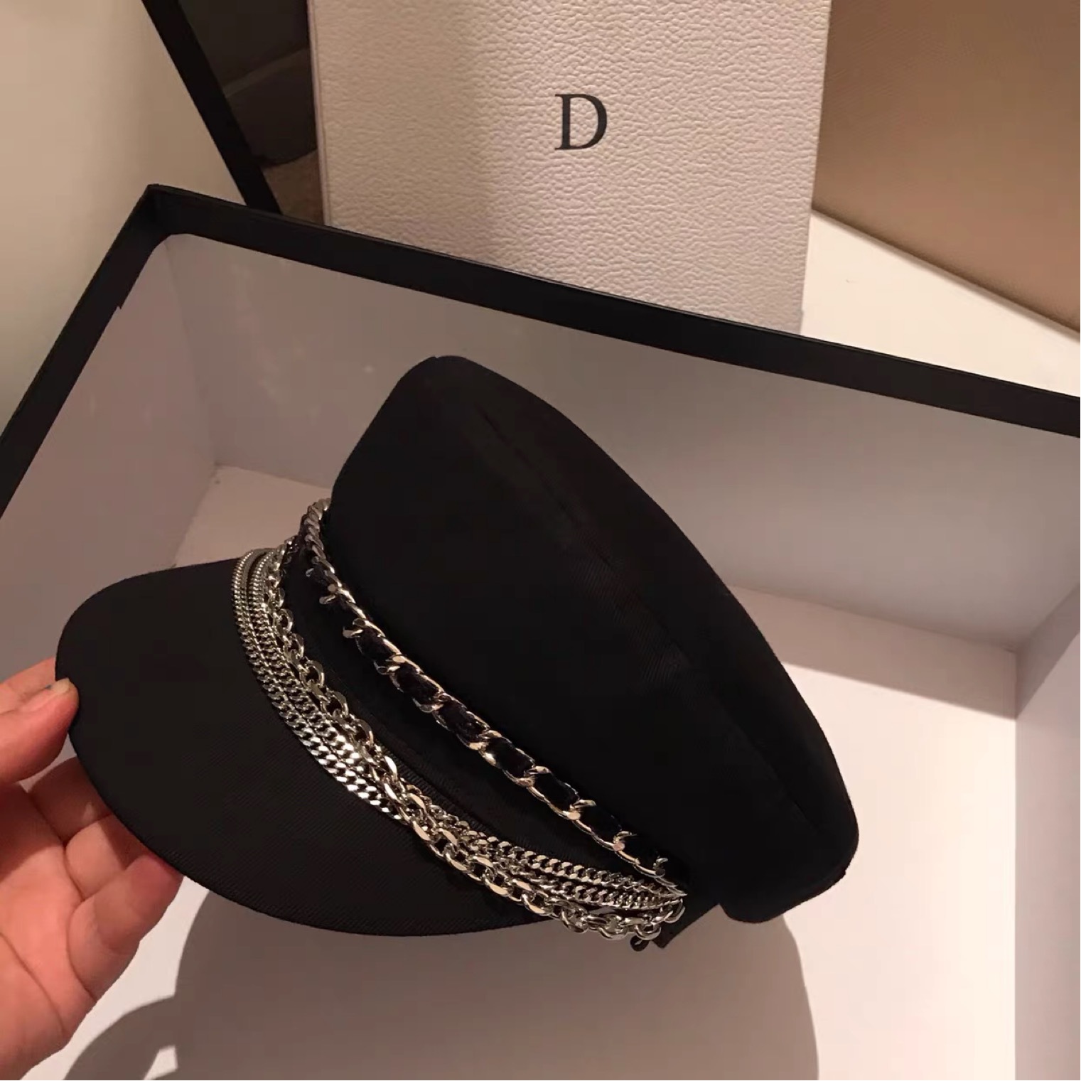 หมวกแก๊ปทรงนิวส์บอย แบรนด์ดีไซ - Cap Streetwear Brand บทวิจารณ์และราคา